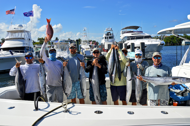SALTWATER SLAM TOURNAMENT ALBUM Bluewater Movements, INC.